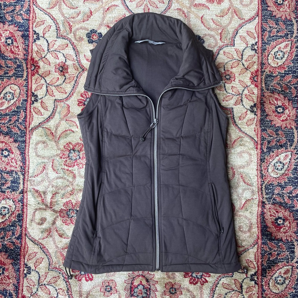 Athleta Quilted Sleeveless Zip Up Vest